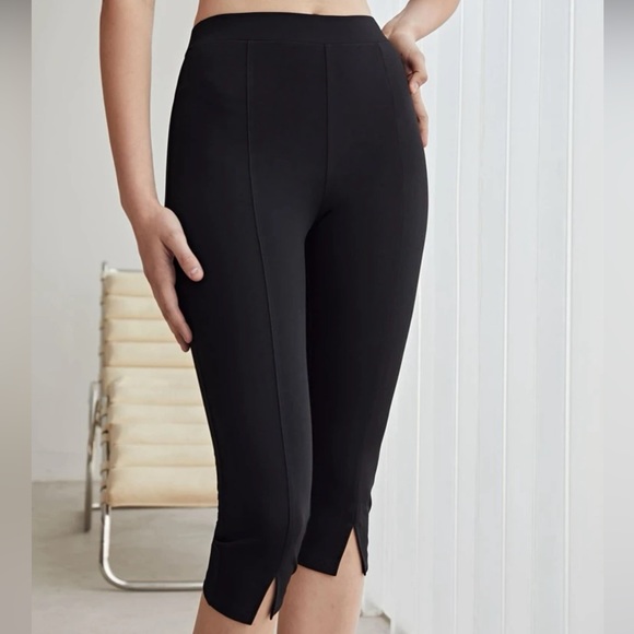 EUC Black MOTF M-Slit Capris Leggings Size L - Picture 2 of 6